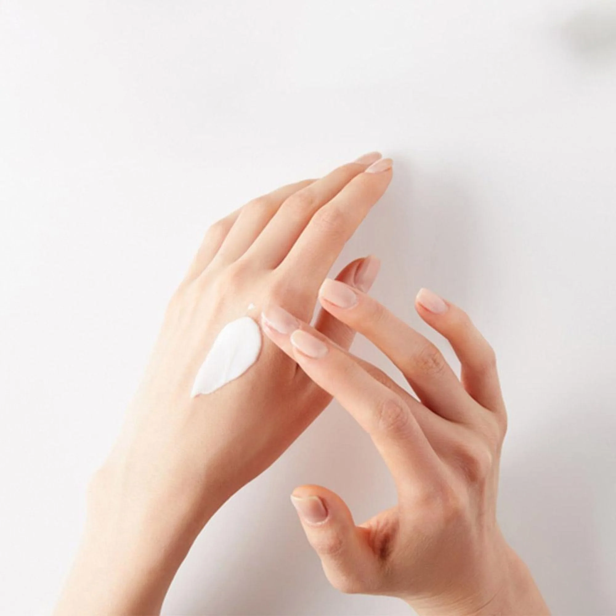 GLAMOUR WORLD AYURVEDIC Glow Fair Moisturiser - Image 4