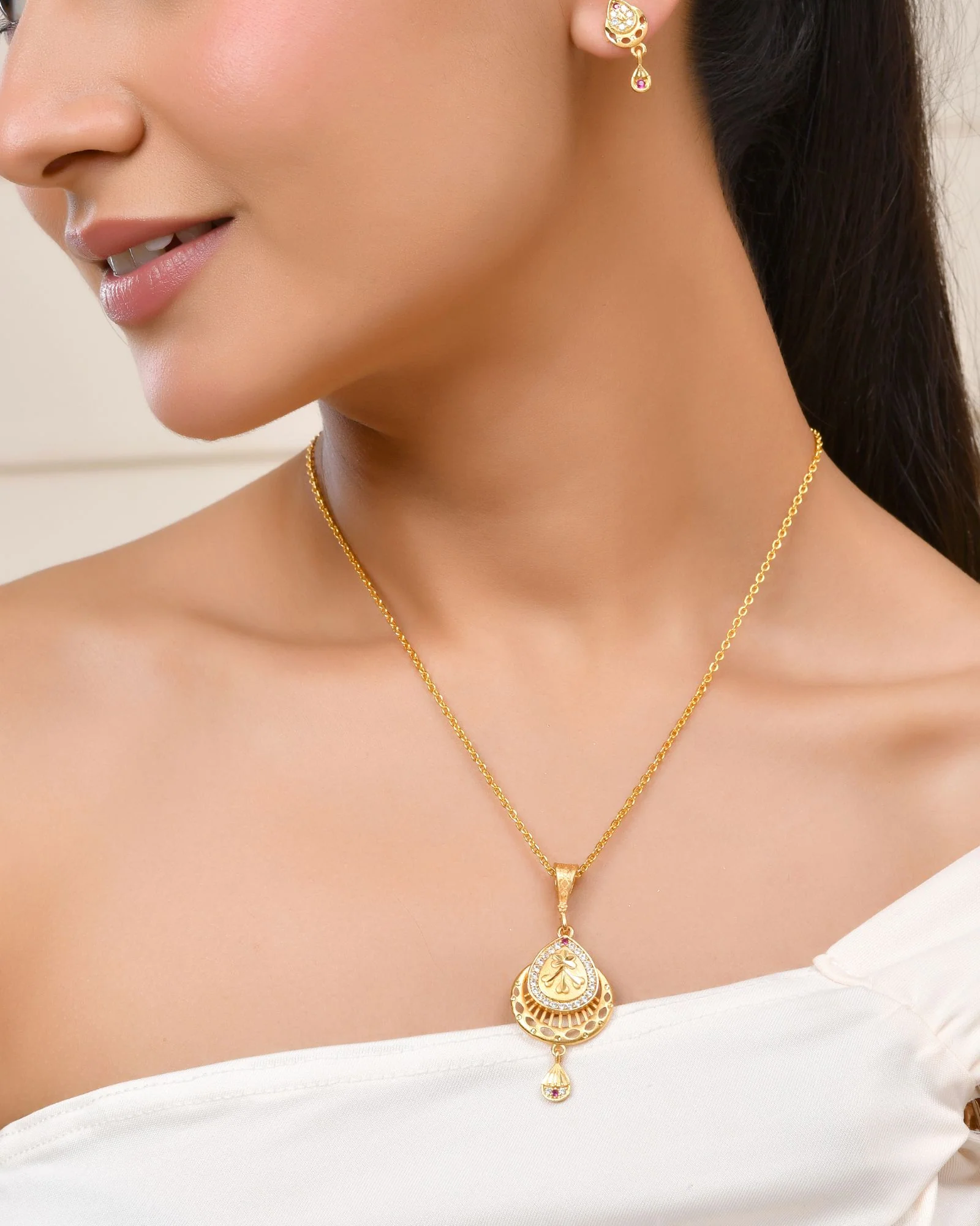 Jewels Nest Gold Finish Teardrop Pendant Necklace Set With Stone Stud Earrings For Women - Image 2