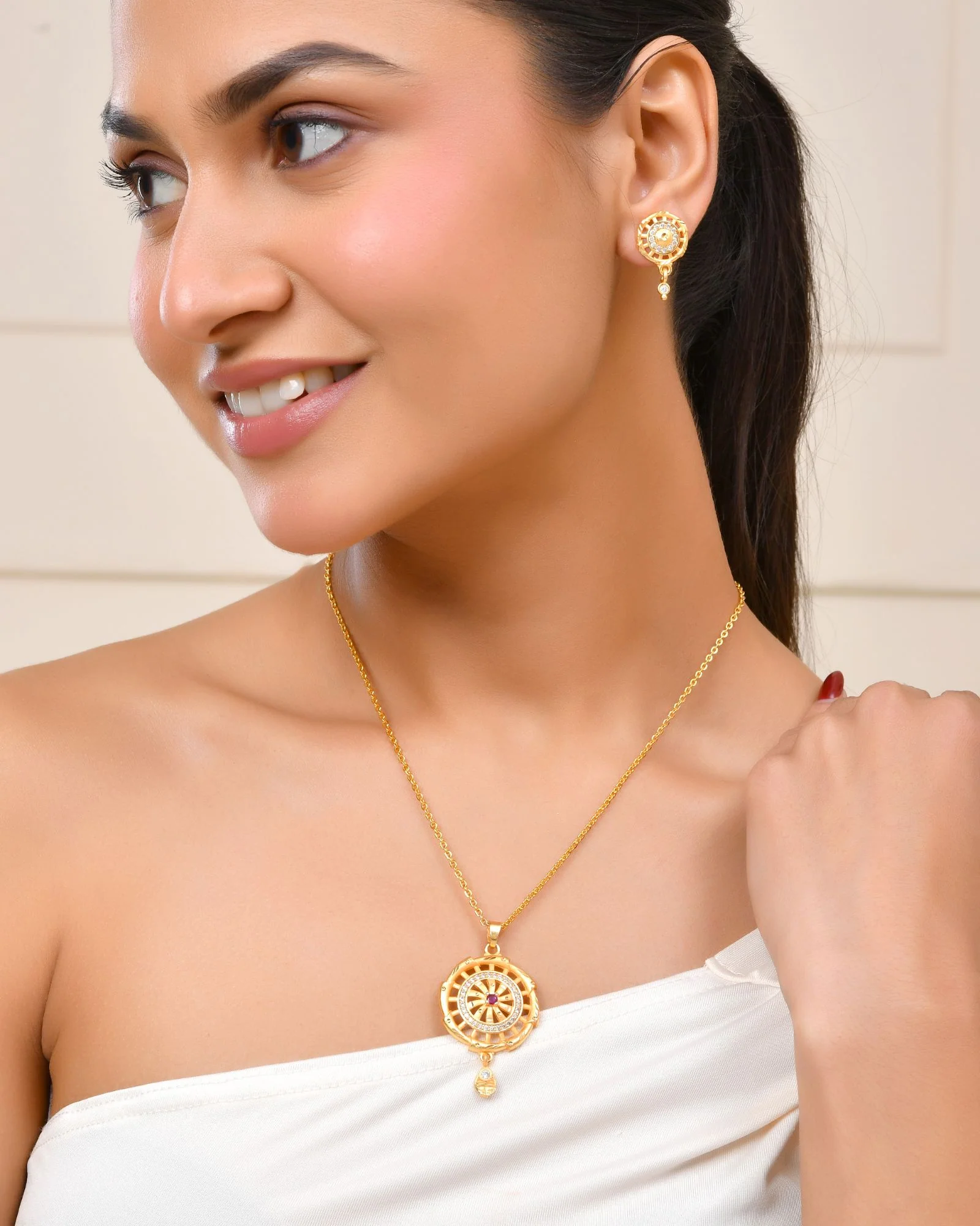 Jewels Nest Gold-Plated Circular Stone Pendant Necklace Set With Matching Earrings For Women - Image 5