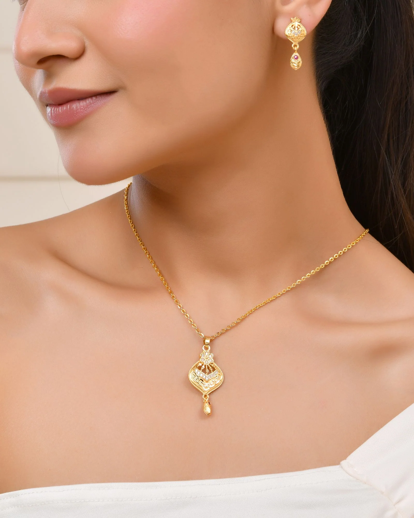 Jewels Nest Gold-Plated Floral Pendant Necklace Set With Matching Drop Earrings For Women - Image 3