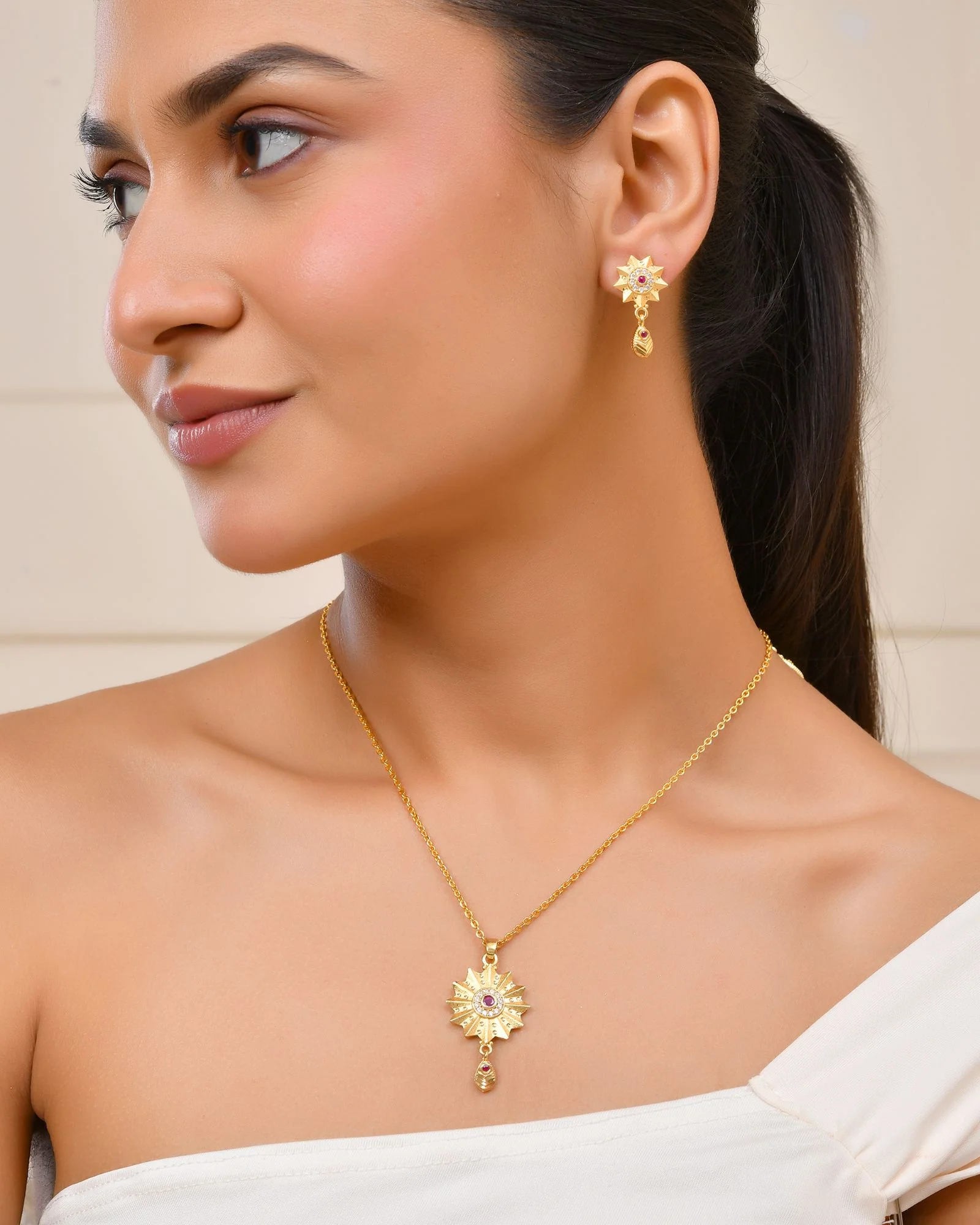 Jewels Nest Gold-Plated Sunburst Pendant Necklace Set With Matching Earrings For Women - Image 3
