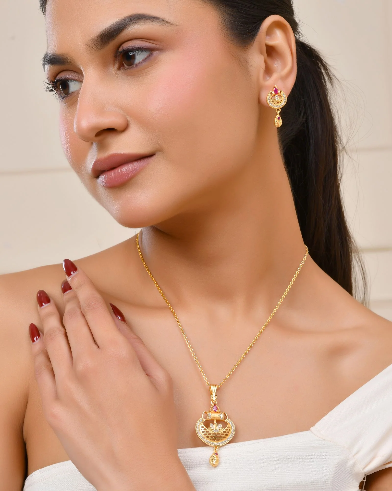 Jewels Nest Gold-Plated Traditional Pendant Necklace Set With Matching Earrings For Women - Image 2