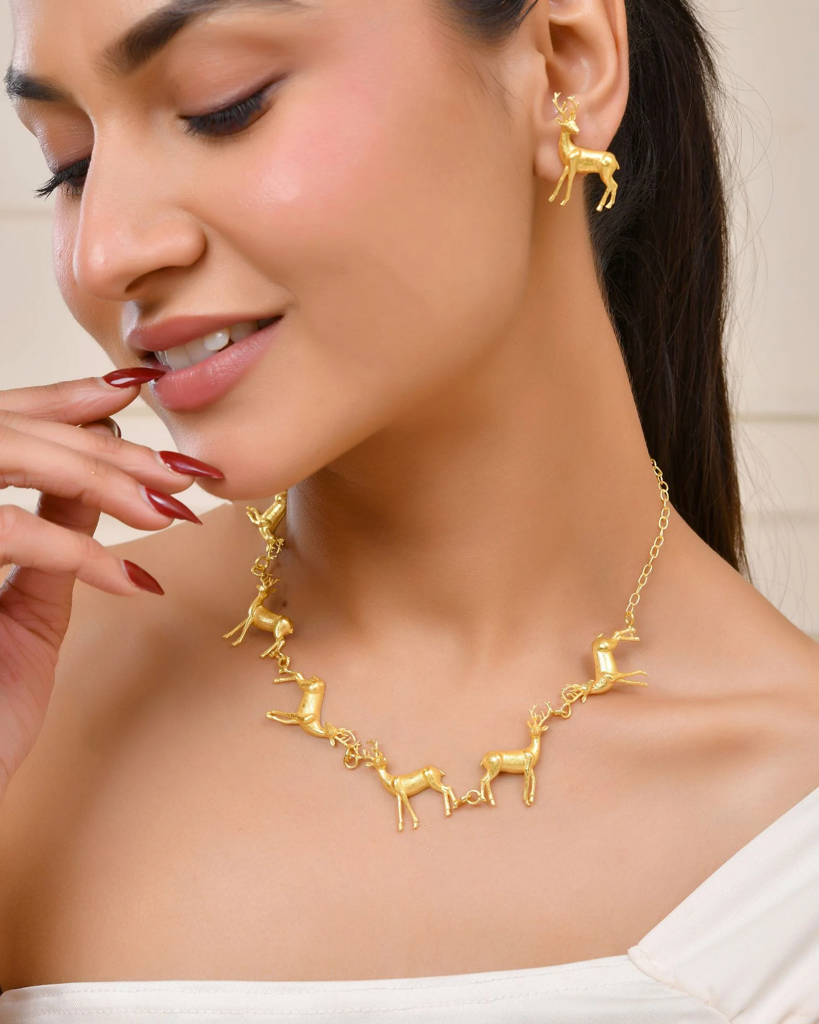 Jewels Nest Gold-Tone Deer Motif Necklace & Stud Earrings Jewellery Set For Women - Image 3