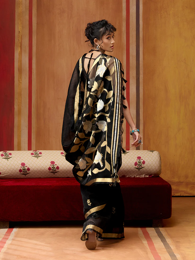 Monjolika Fashion Black Silk Blend woven Work Saree - Image 3