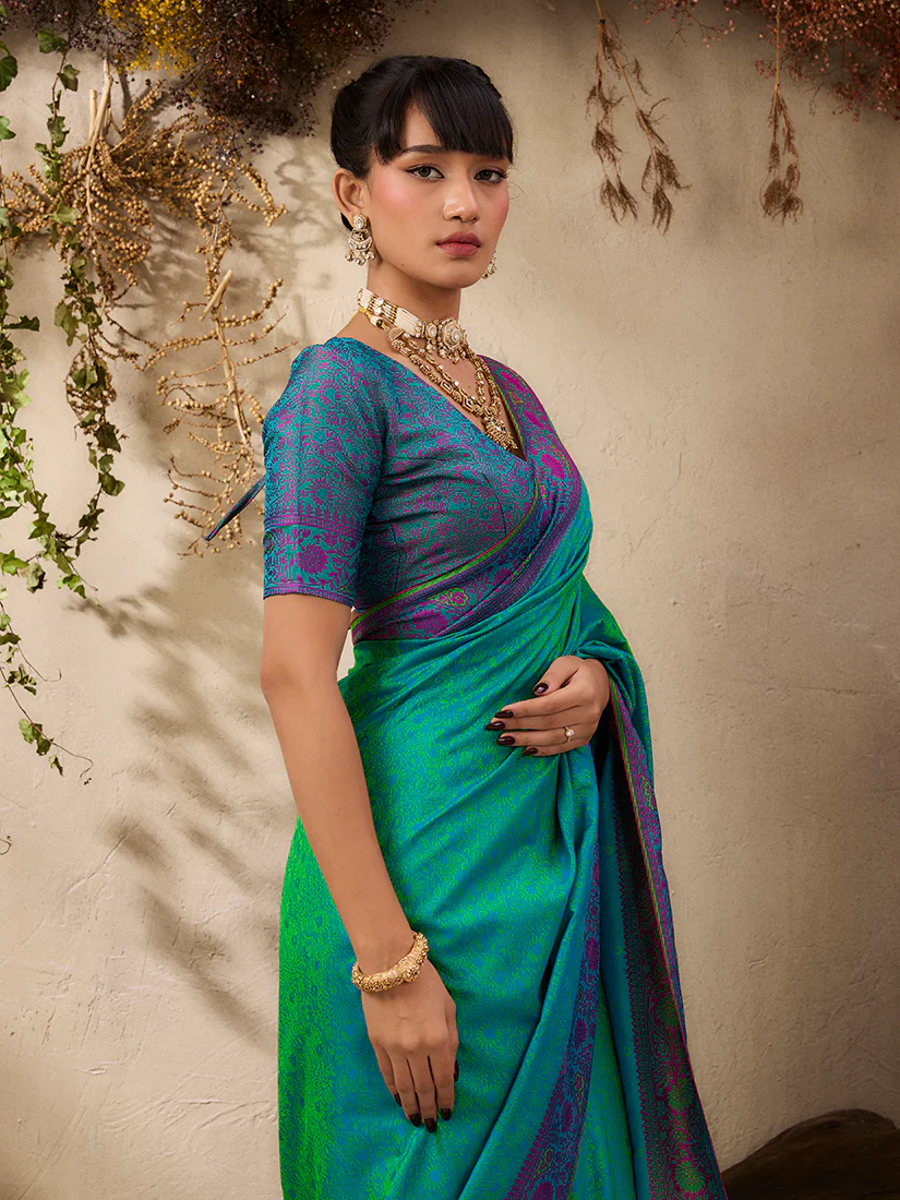 Monjolika Fashion Turquoise woven Kanjivaram Silk Blend Saree - Image 4