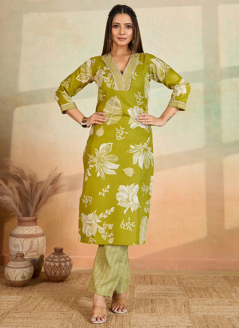 Prazu Fashion Parrot Green Printed Cotton Blend Kurta Pant Set